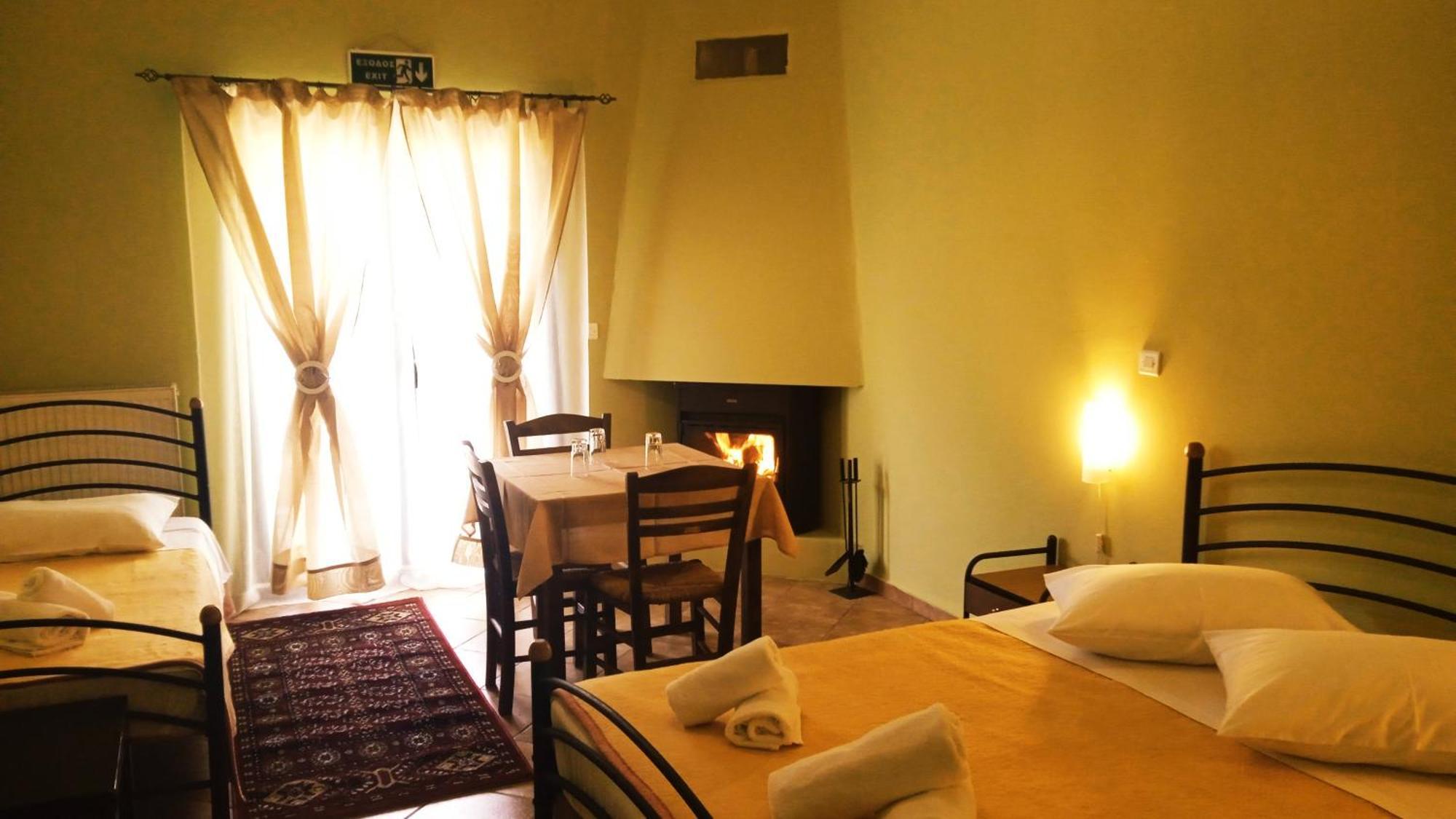 Guesthouse Eleftherios Калаврита Екстериор снимка