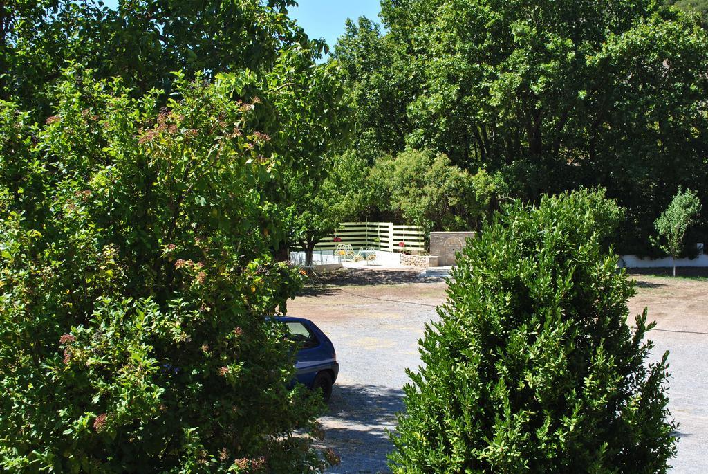Guesthouse Eleftherios Калаврита Екстериор снимка