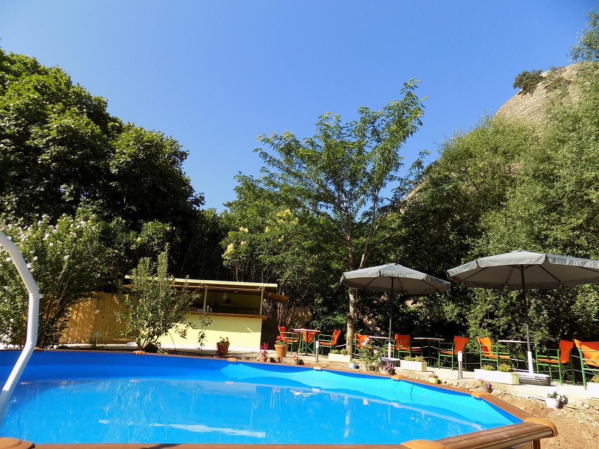 Guesthouse Eleftherios Калаврита Екстериор снимка