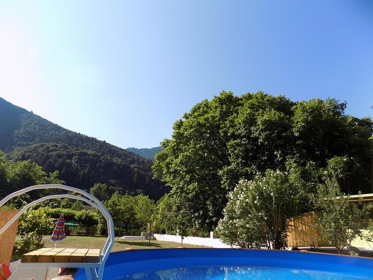 Guesthouse Eleftherios Калаврита Екстериор снимка